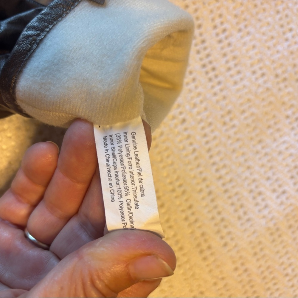 Women’s Bronze Leather Gloves with plush lining - Picture 4 of 4